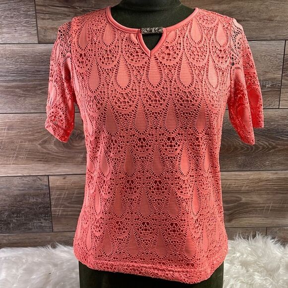 C.D. PETITES Ladies Teardrop Lace Top Overlay Blouse, Petite Small, Peach - Picture 2 of 7